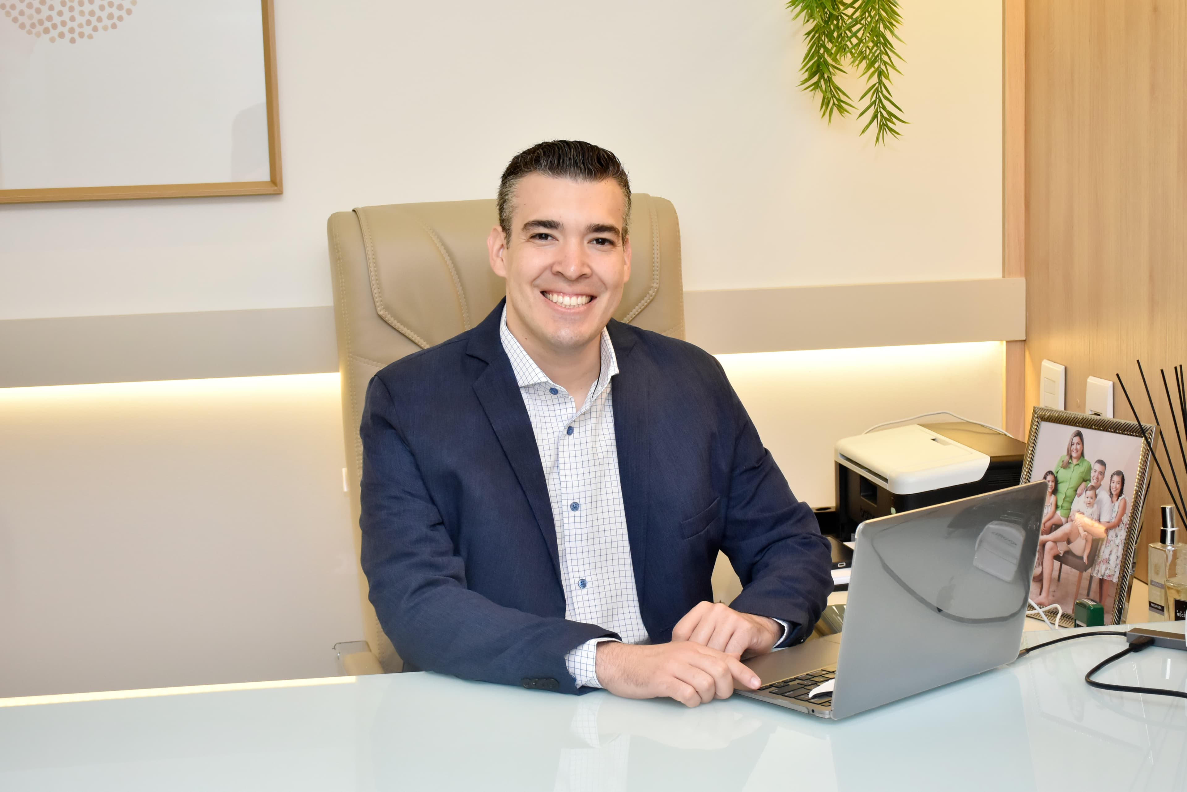 Dr. Fernando José de Souza — ortopedista especialista em ombro e cotovelo em Sinop-MT